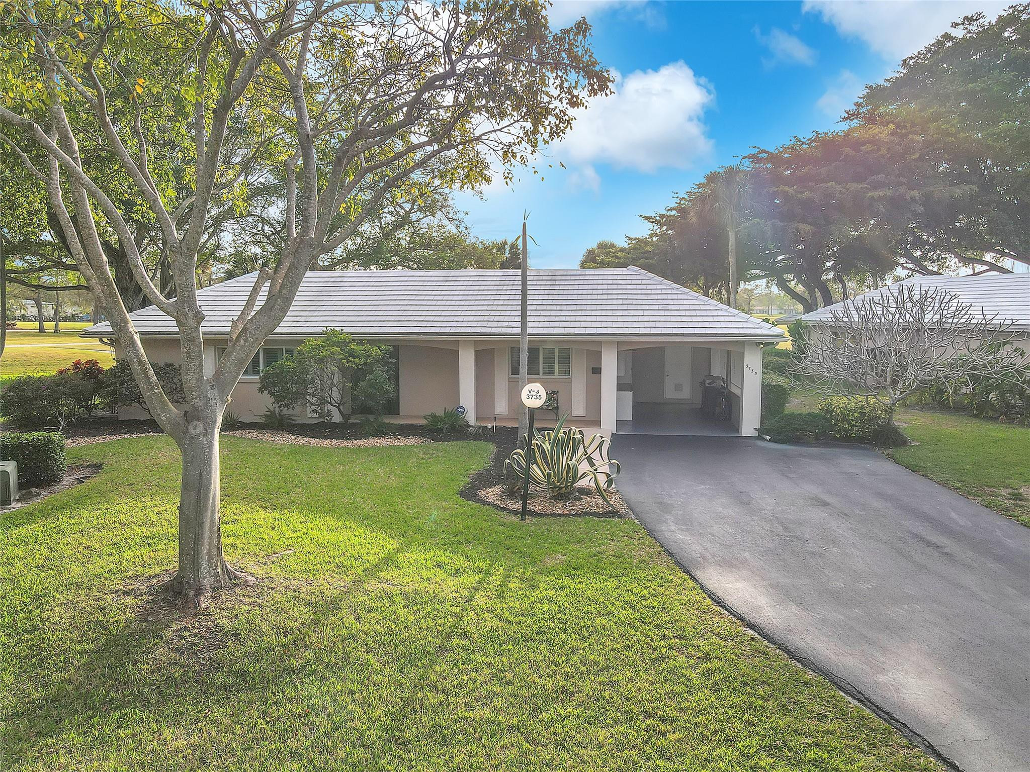 3735 Oaks Clubhouse Dr 3735