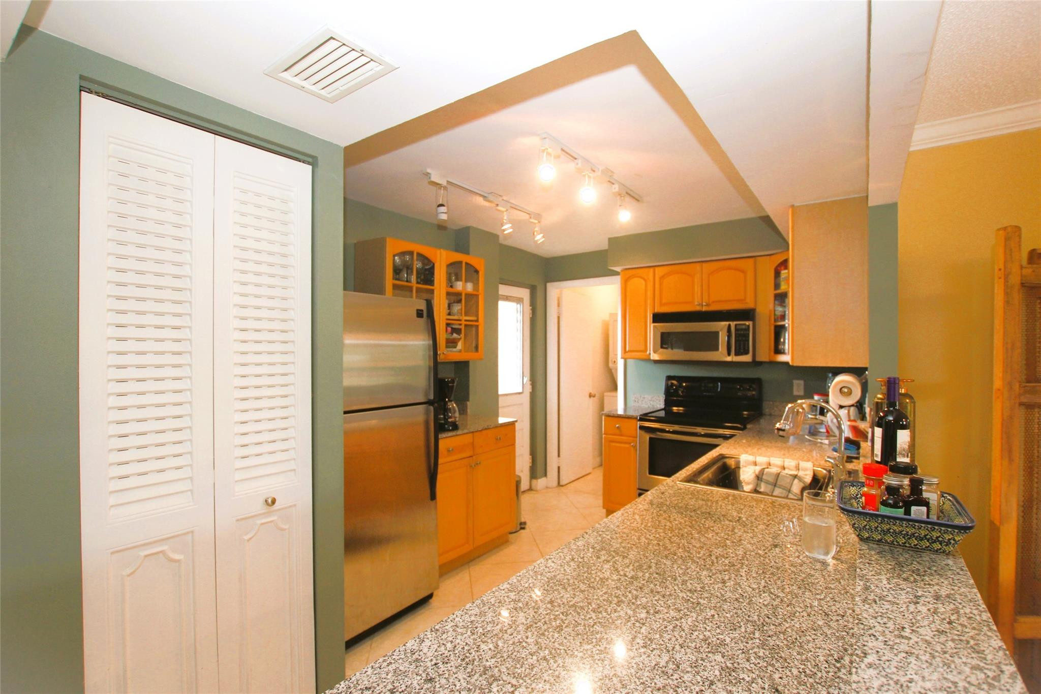 5201 NW 2nd Ave 3150