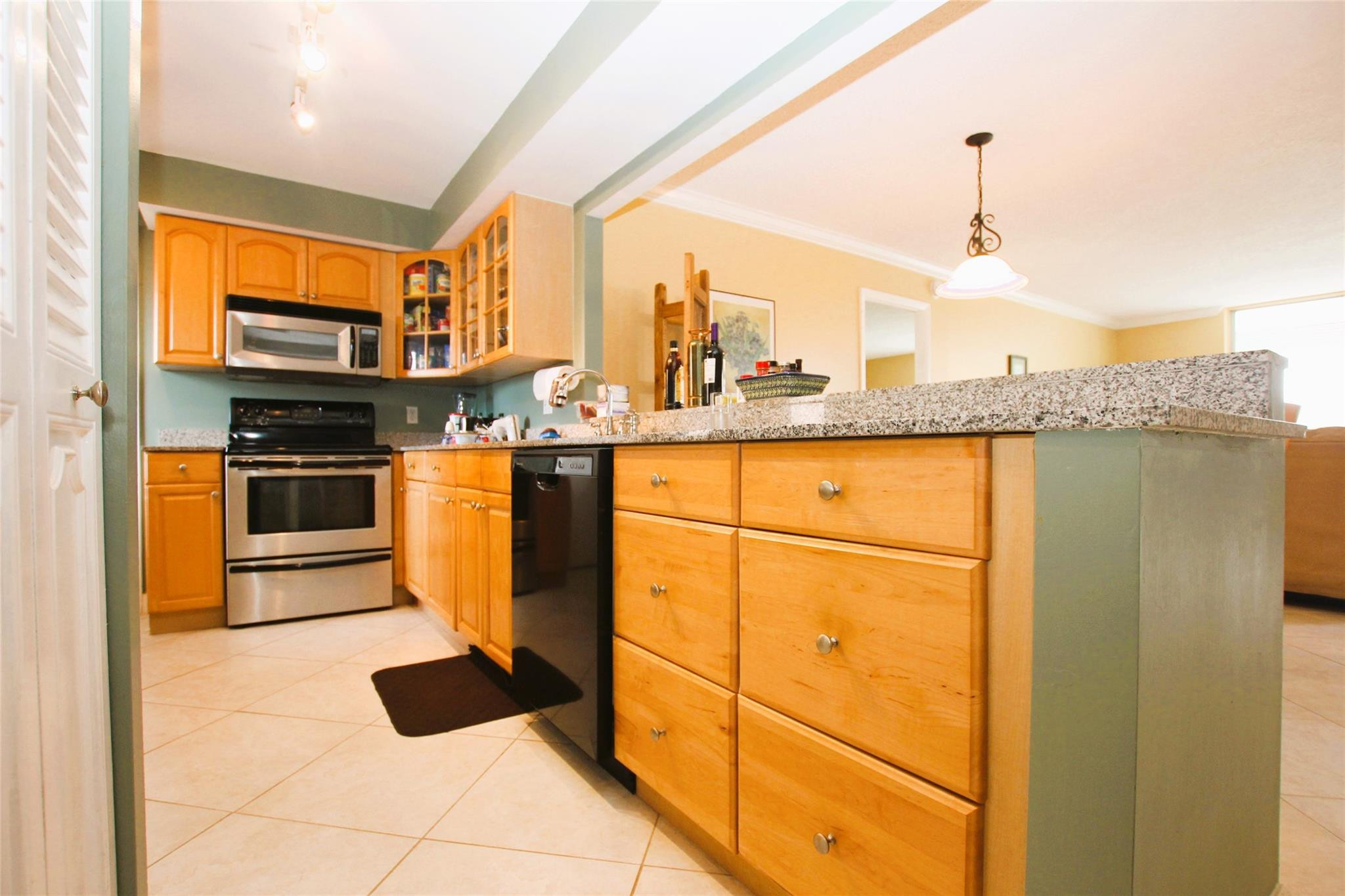 5201 NW 2nd Ave 3150