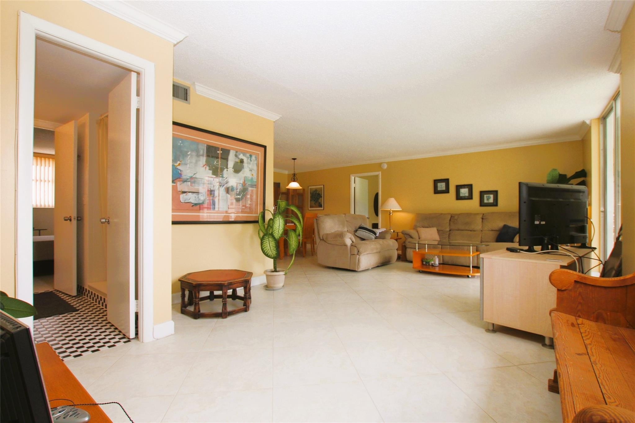 5201 NW 2nd Ave 3150