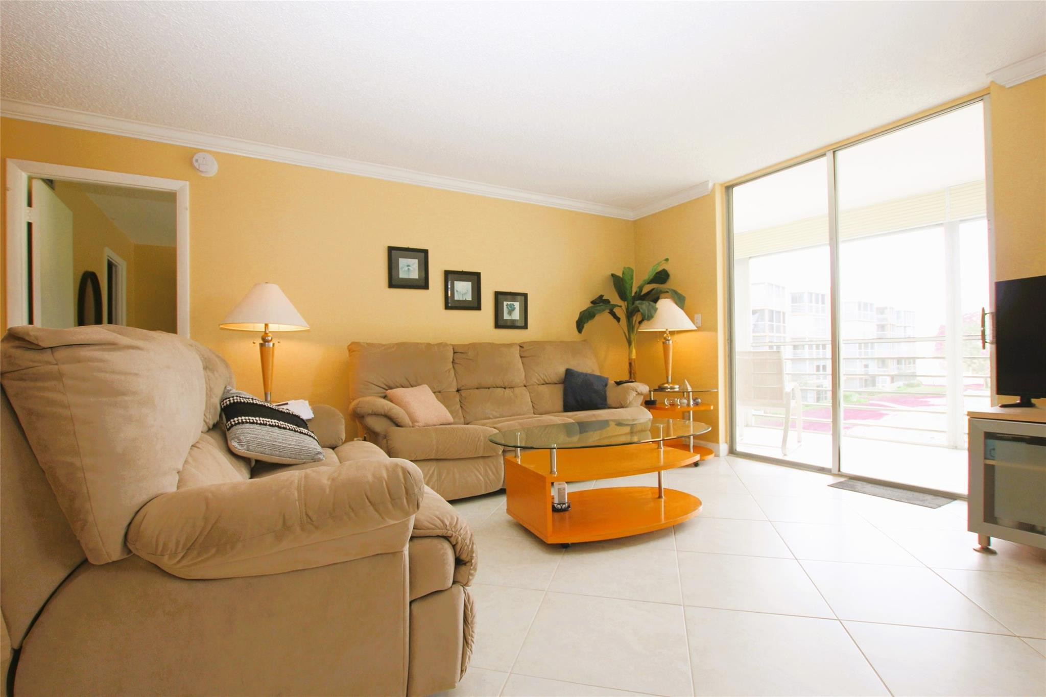 5201 NW 2nd Ave 3150