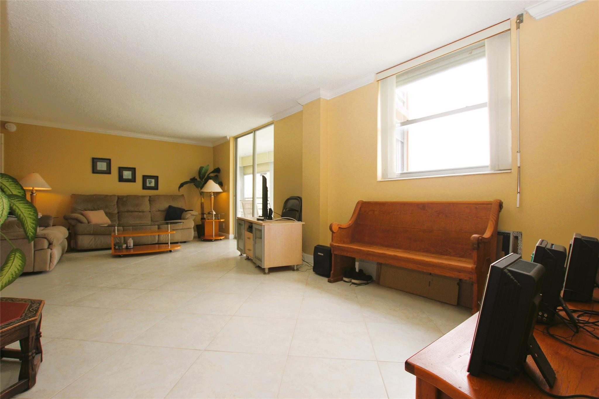 5201 NW 2nd Ave 3150