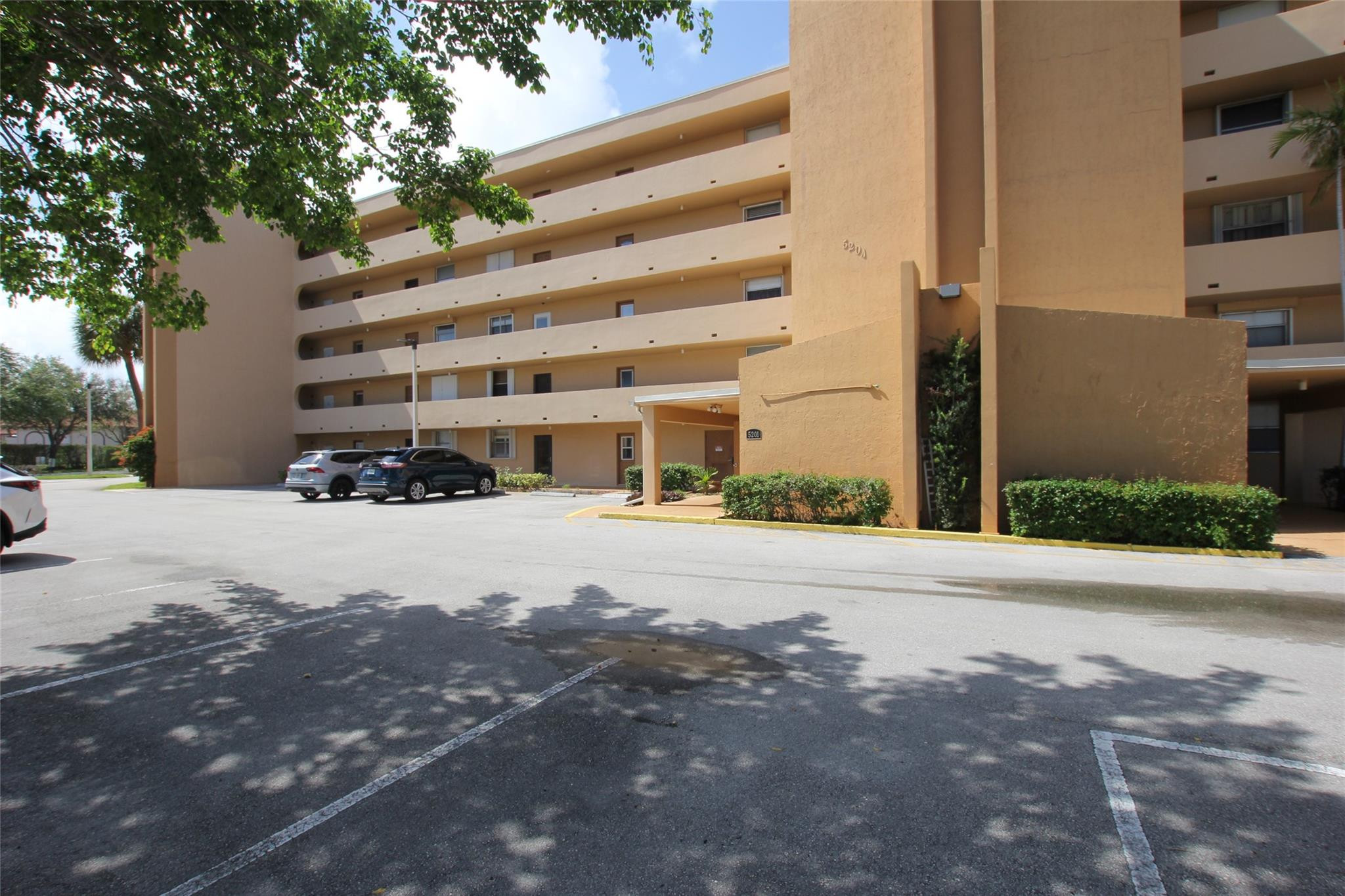 5201 NW 2nd Ave 3150