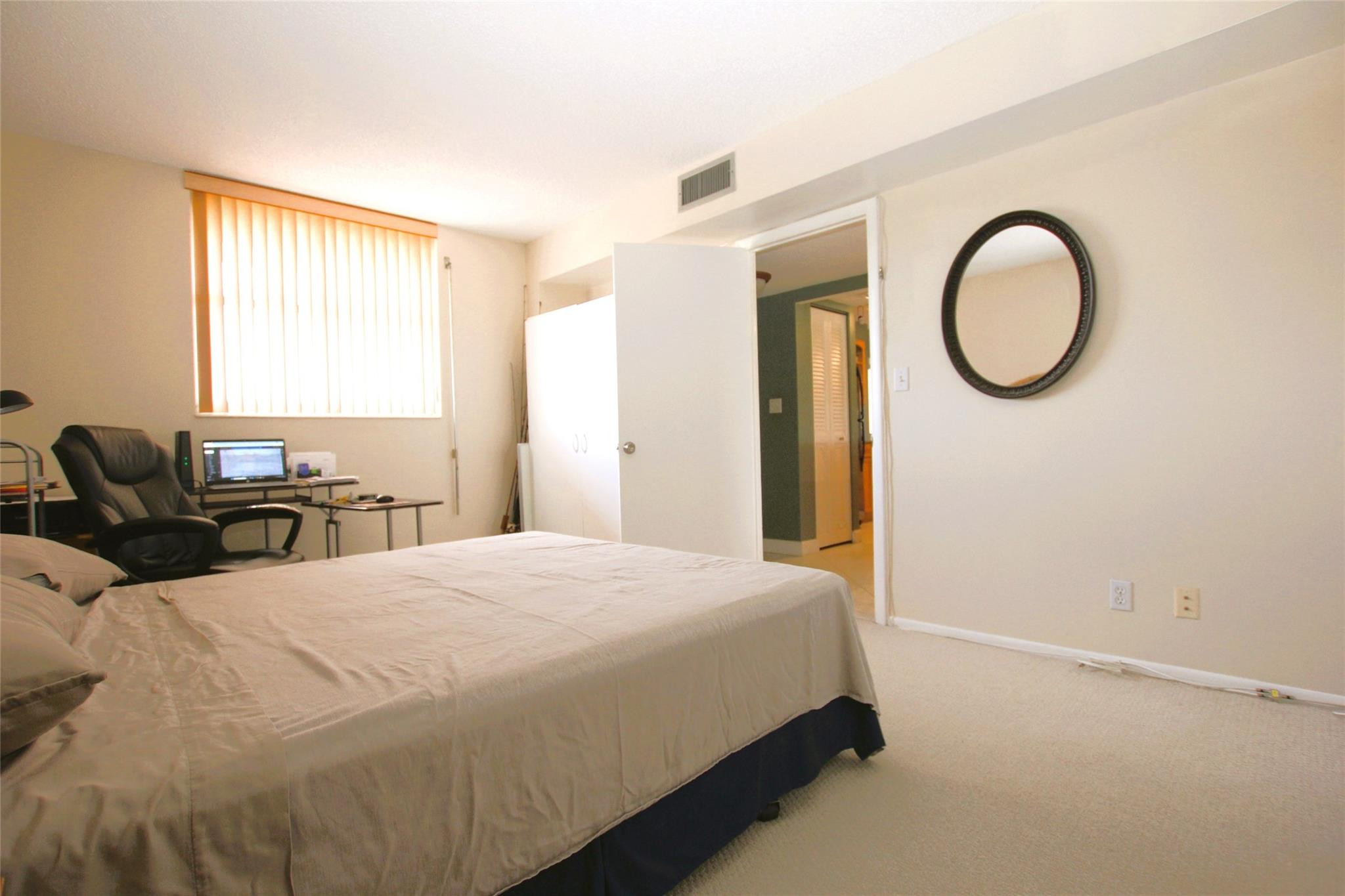 5201 NW 2nd Ave 3150