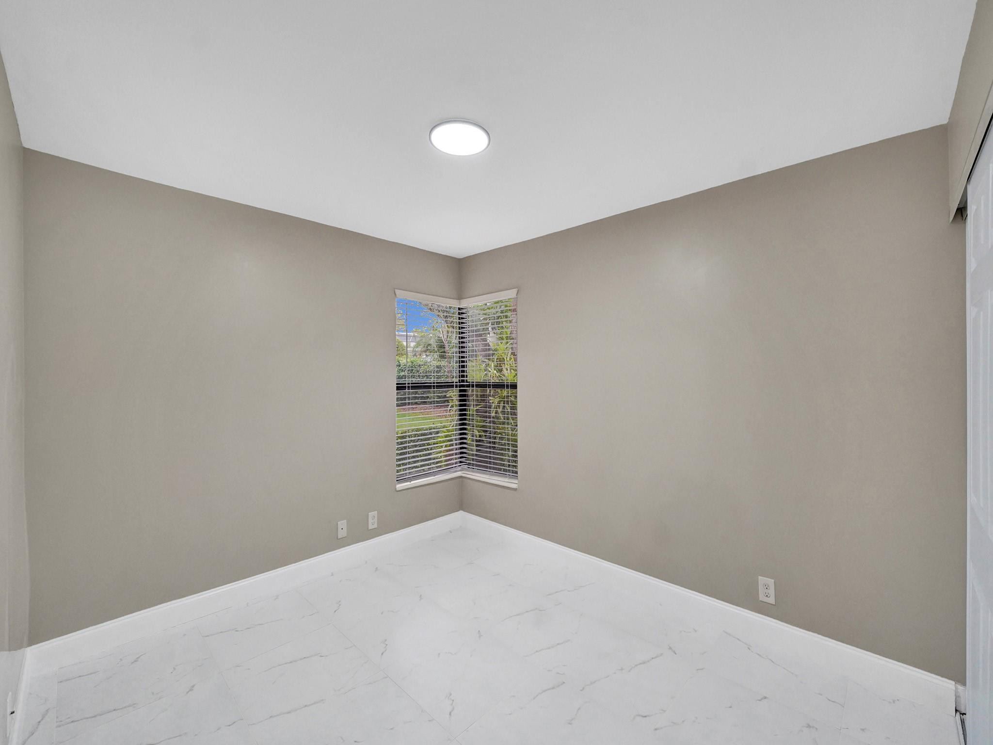 4694 NW 22nd St 4244