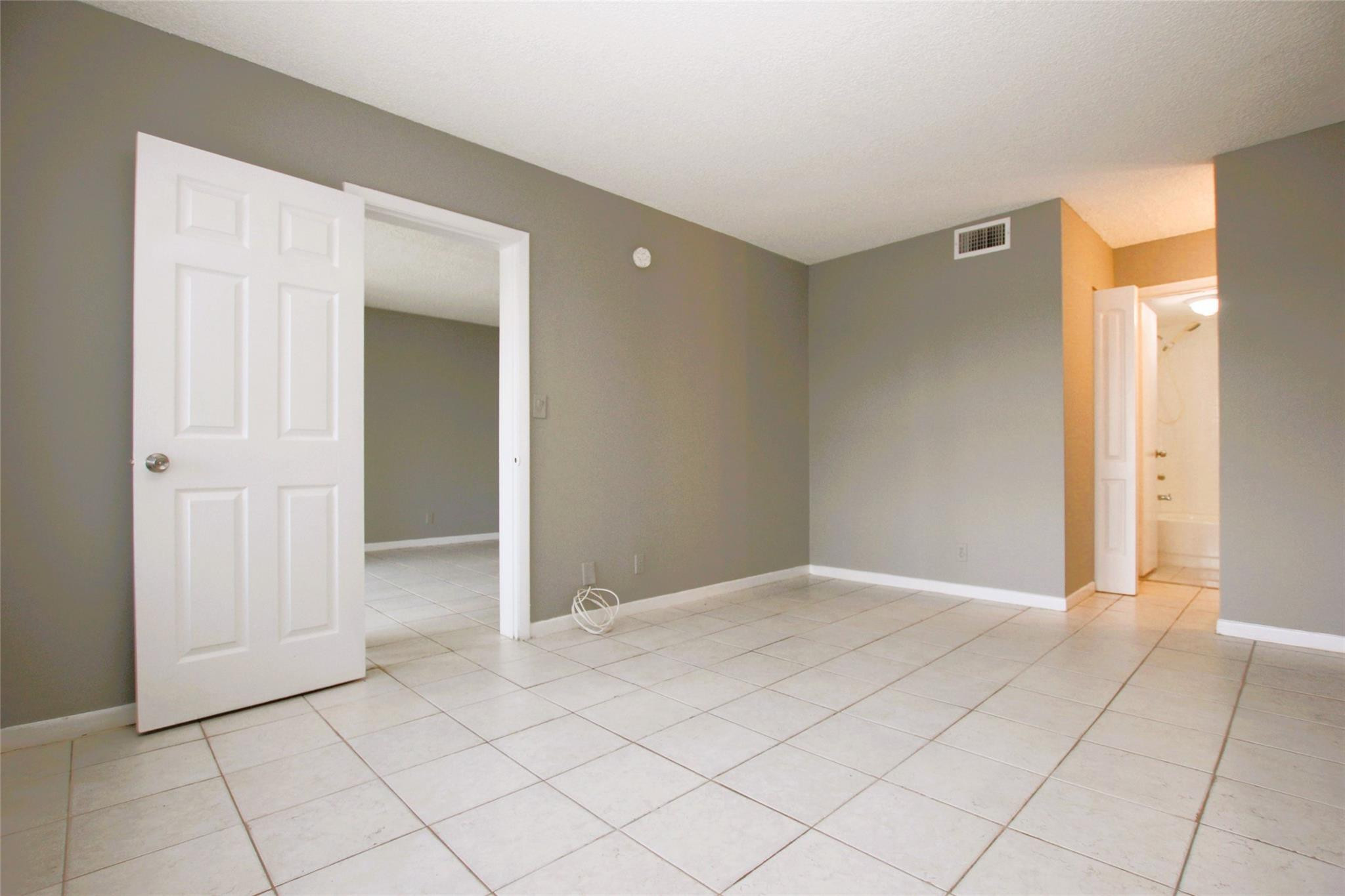 217 Lake Pointe Dr 107