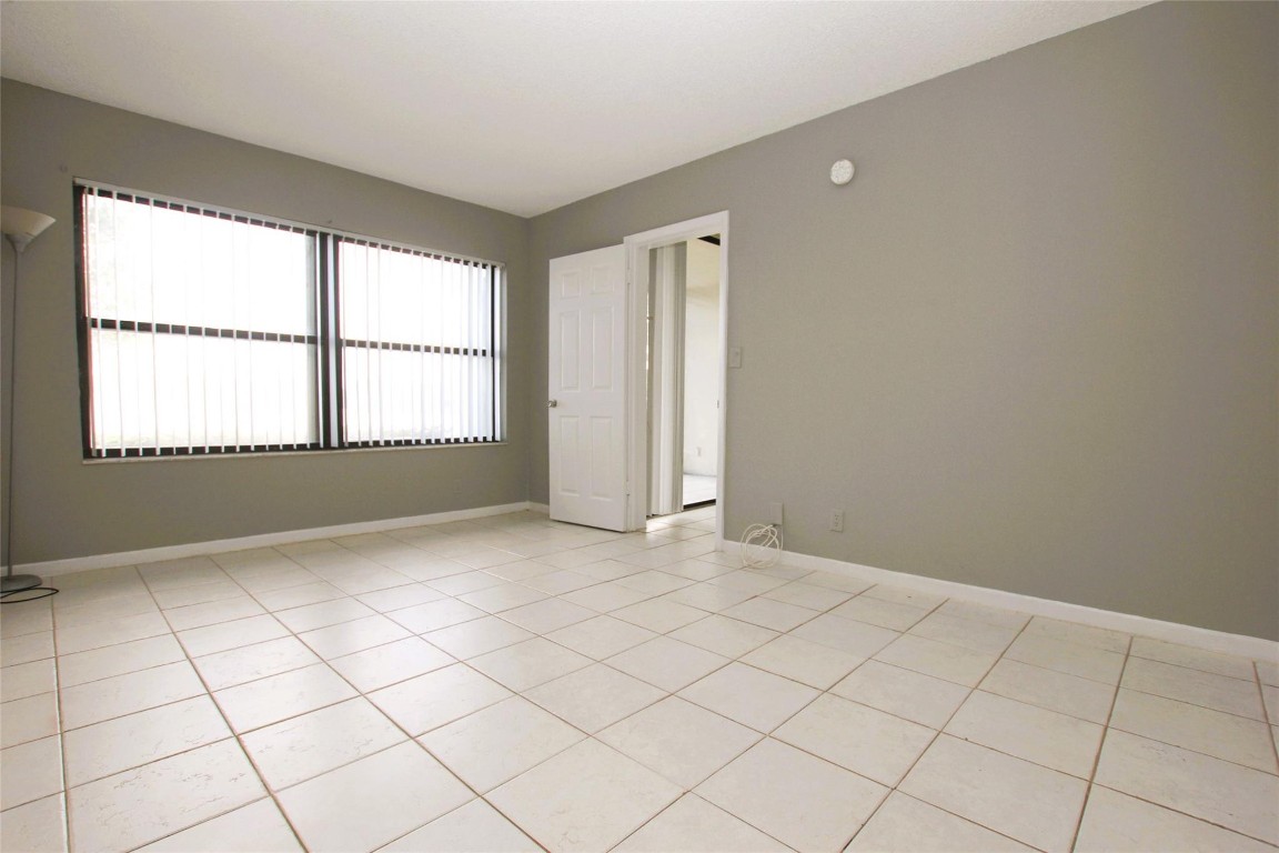 217 Lake Pointe Dr 107