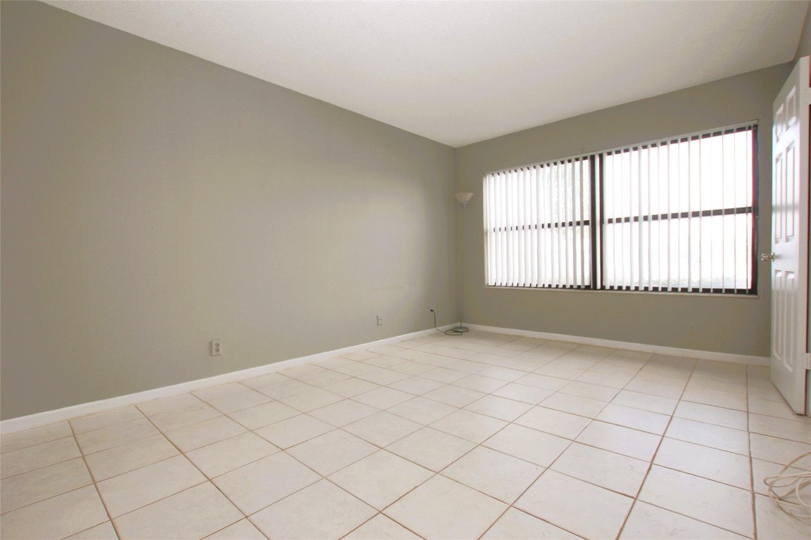 217 Lake Pointe Dr 107