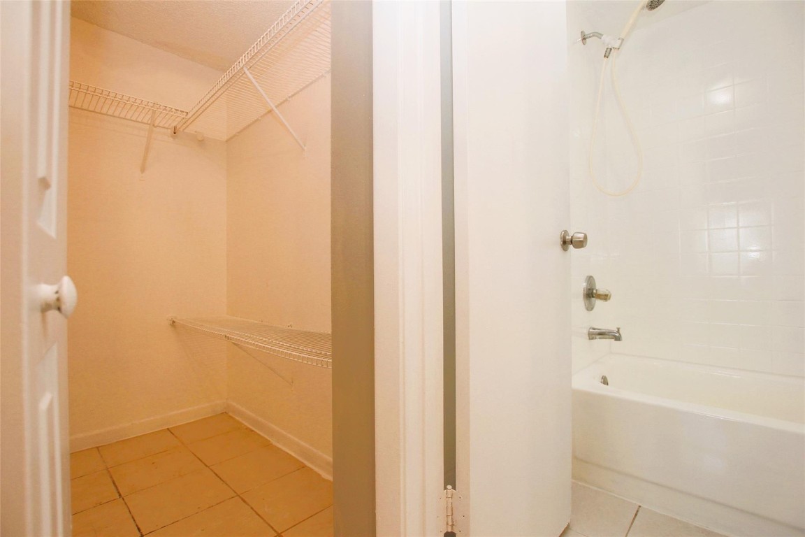 217 Lake Pointe Dr 107