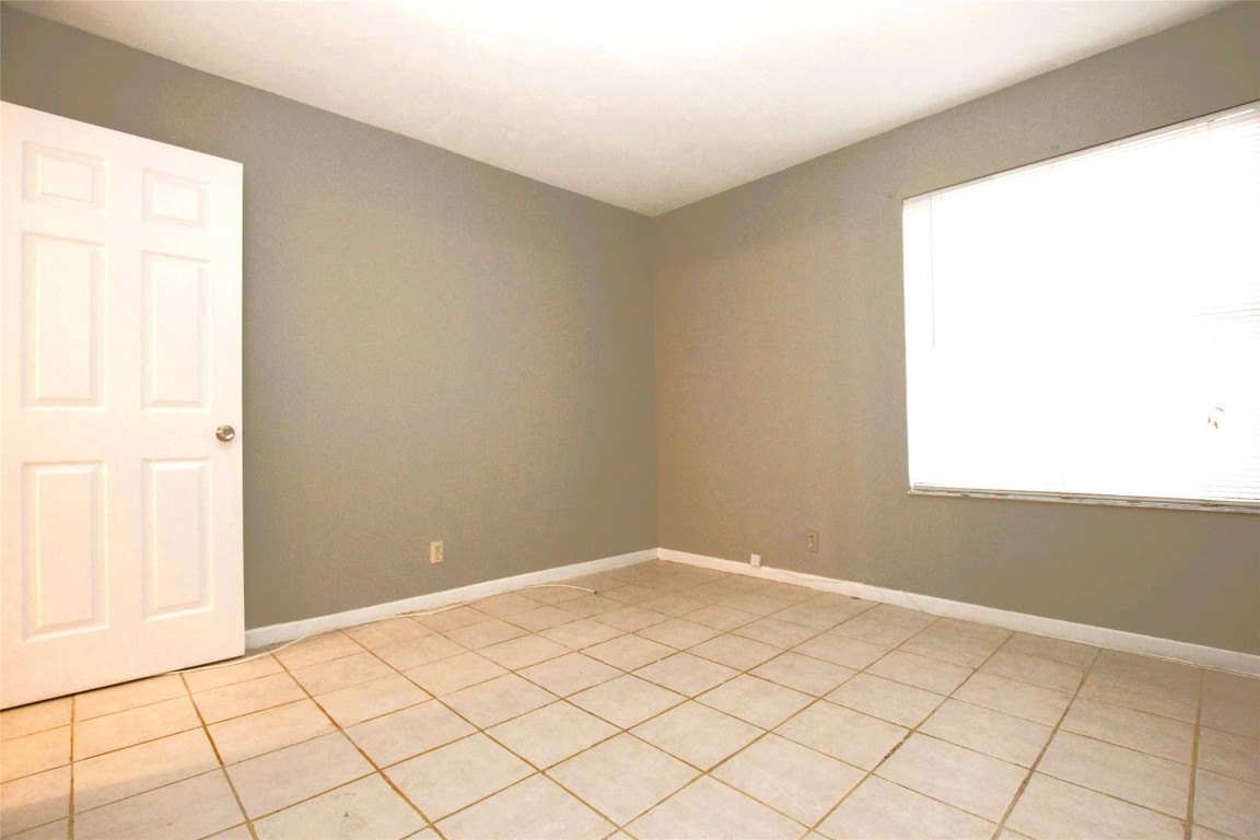 217 Lake Pointe Dr 107