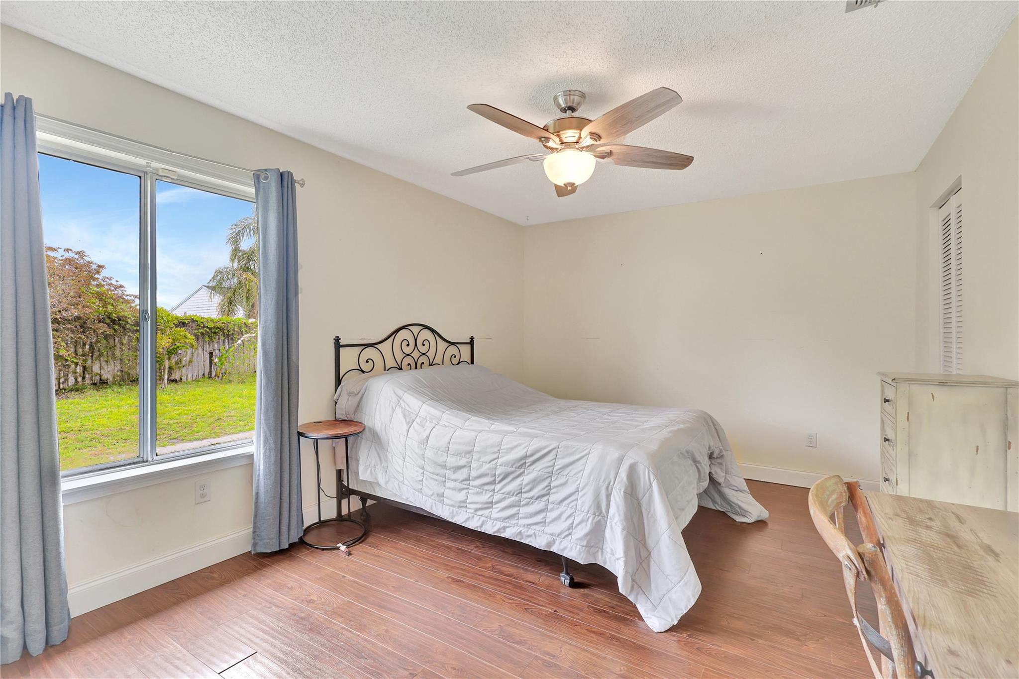 10579 Bobbie Ln
