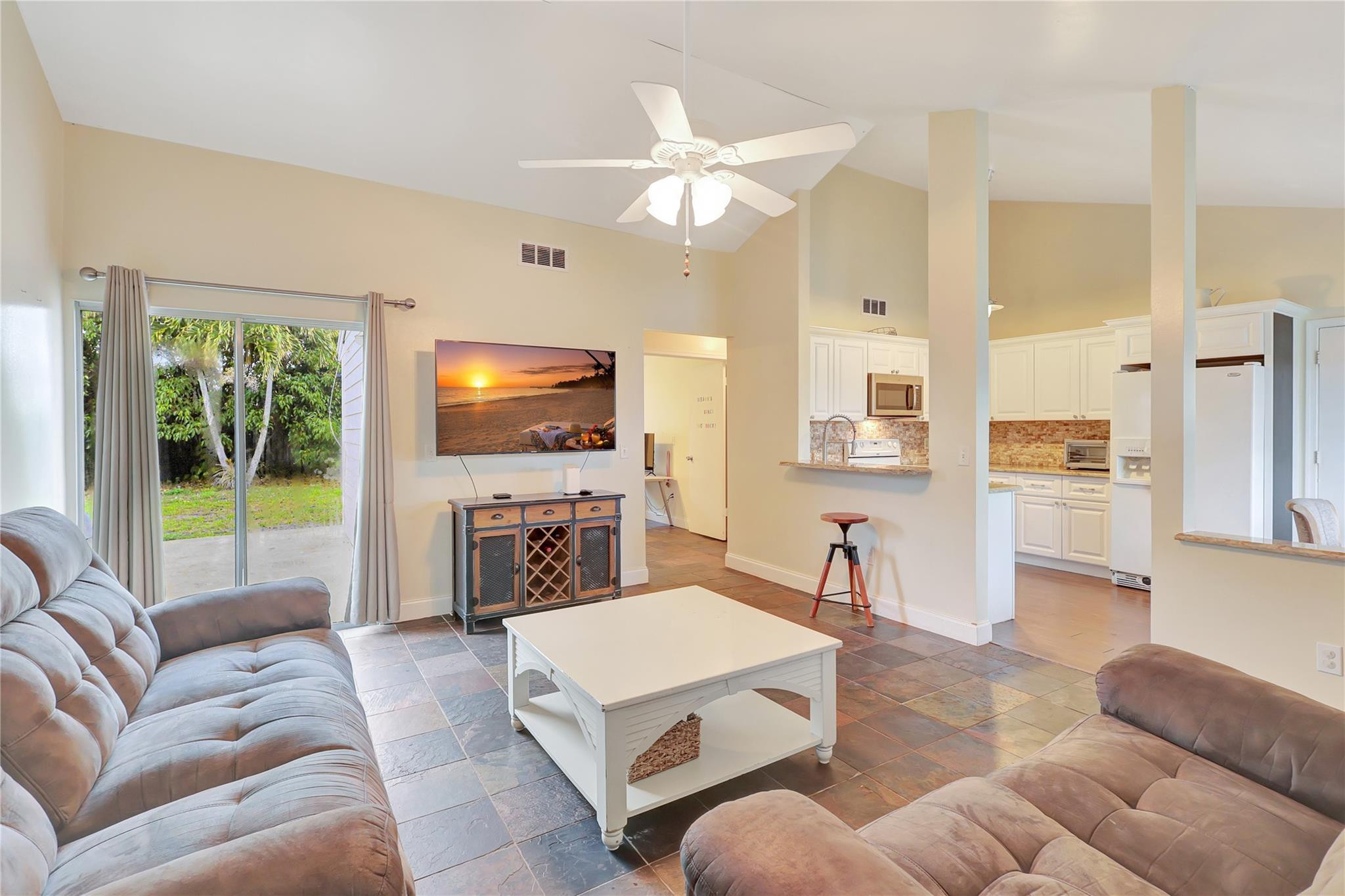 10579 Bobbie Ln