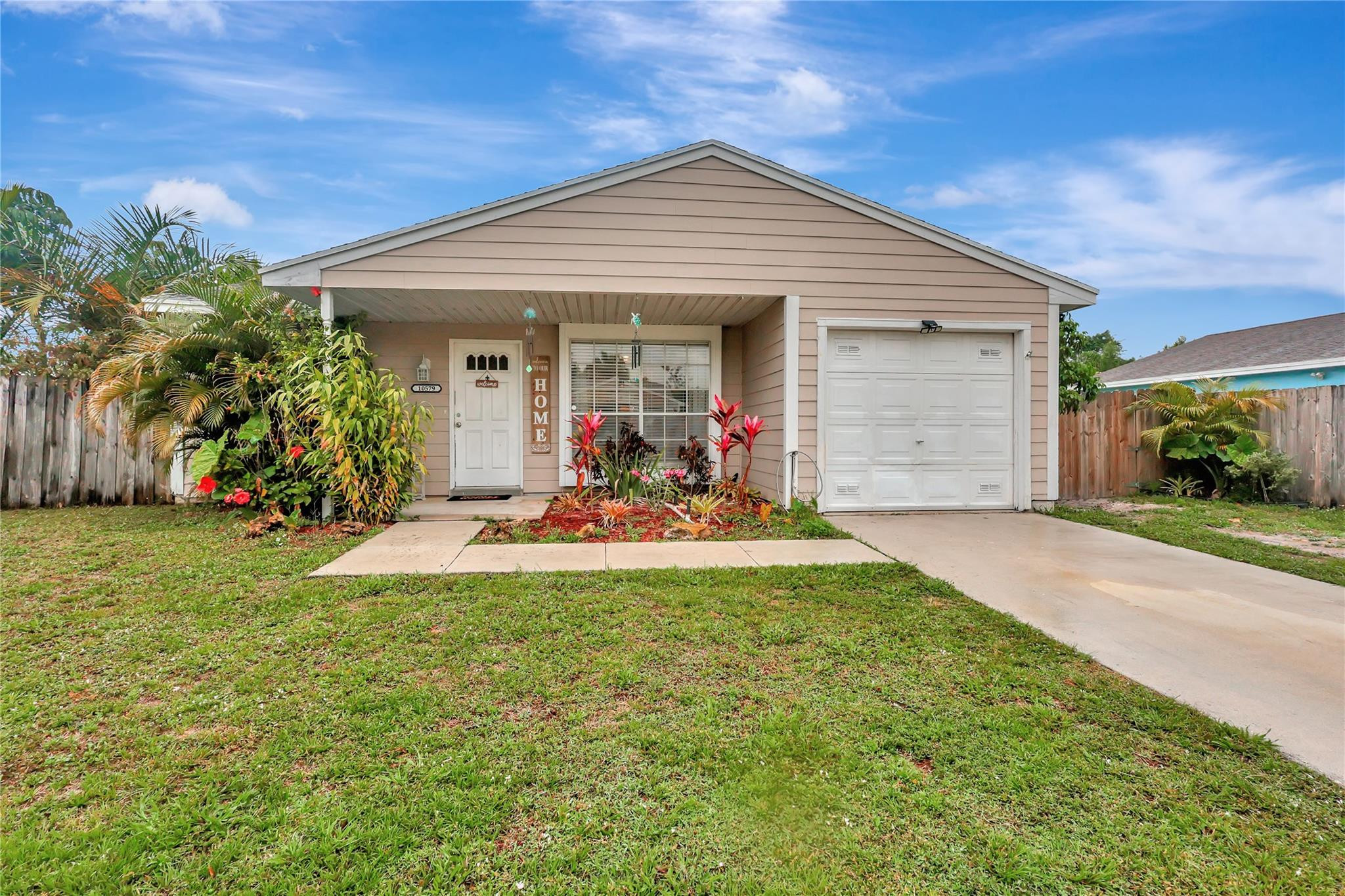 10579 Bobbie Ln