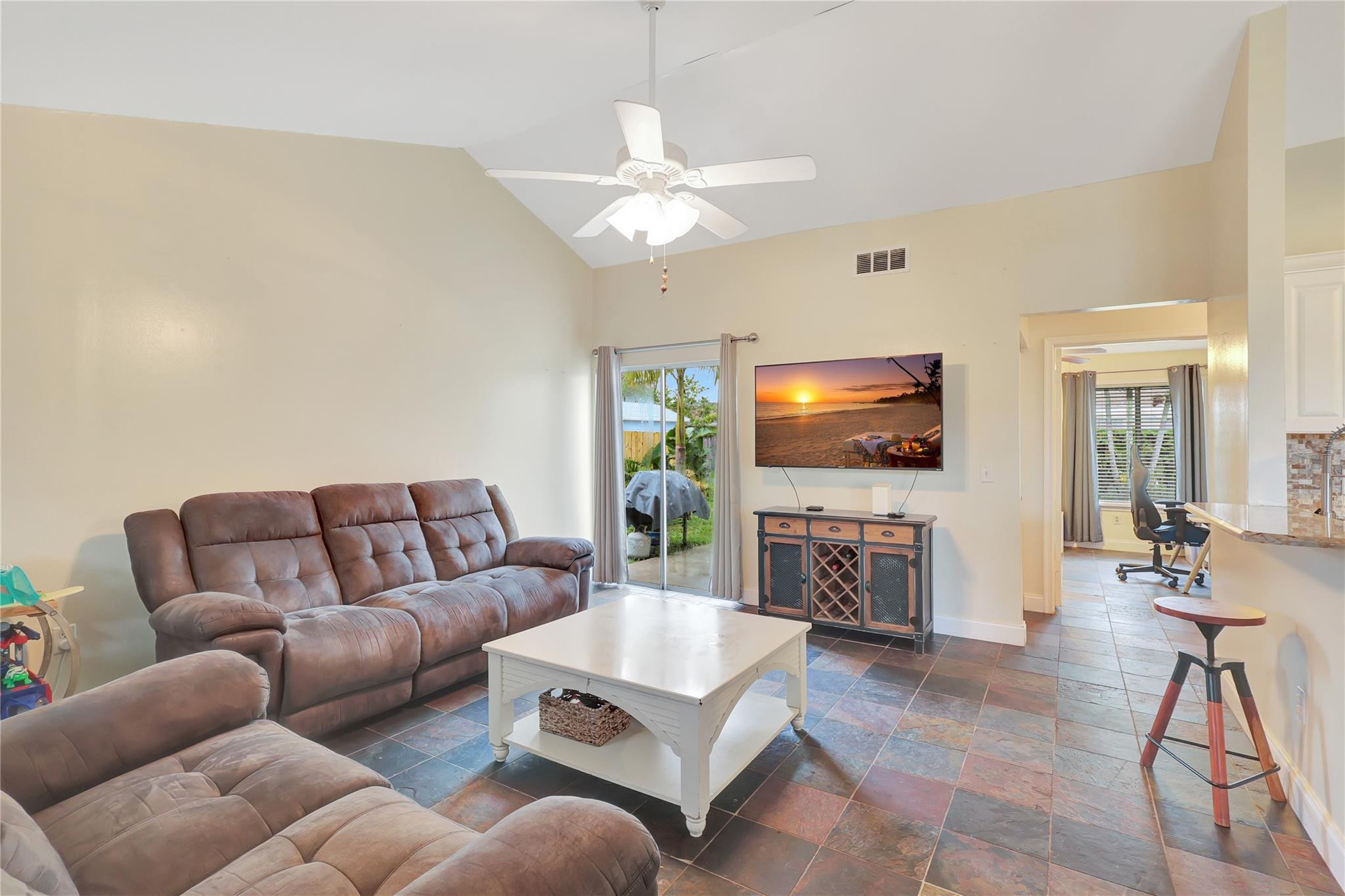 10579 Bobbie Ln