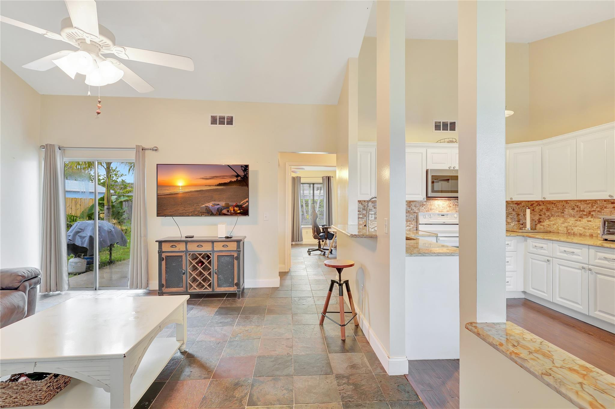 10579 Bobbie Ln