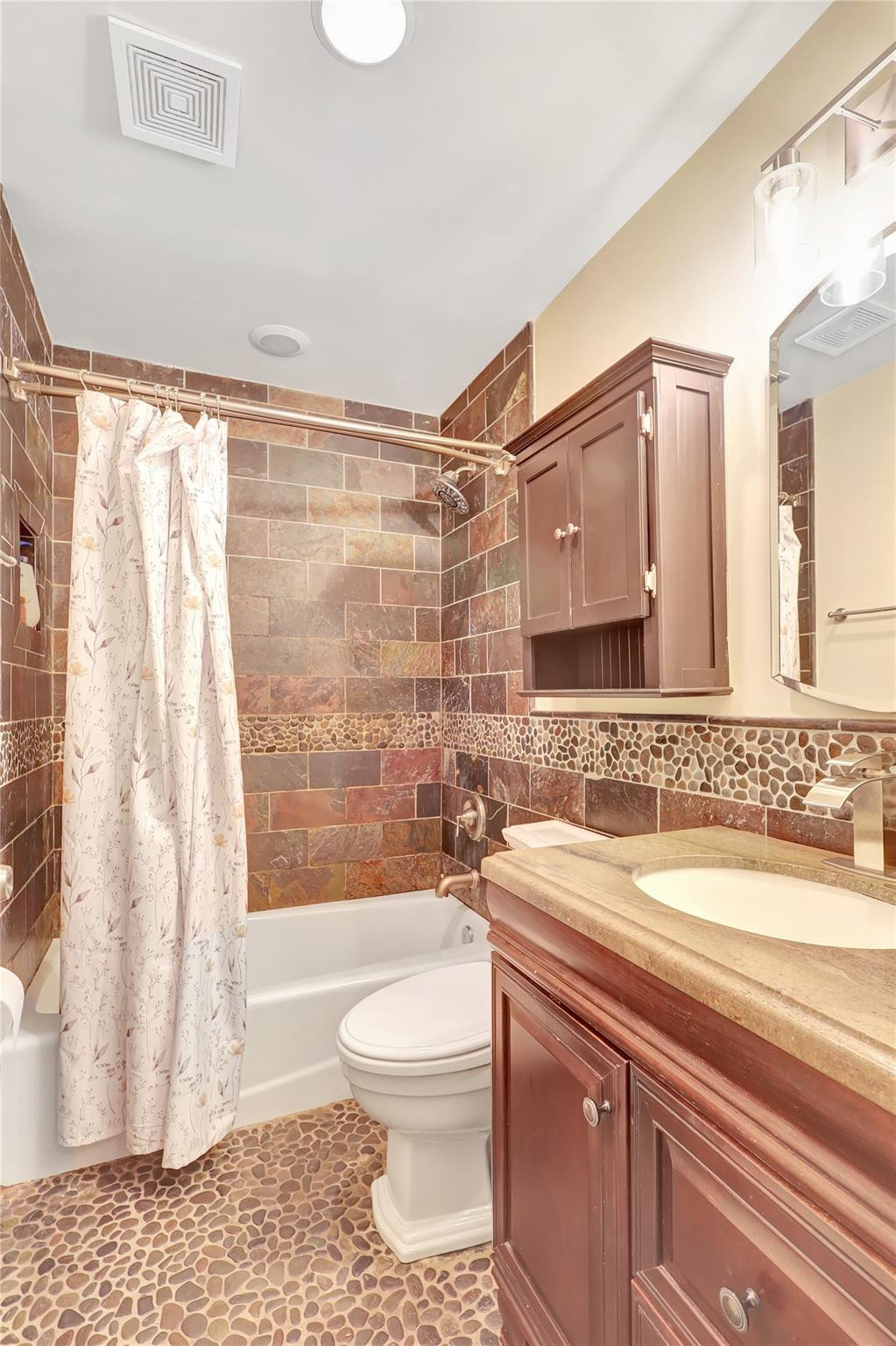 10579 Bobbie Ln
