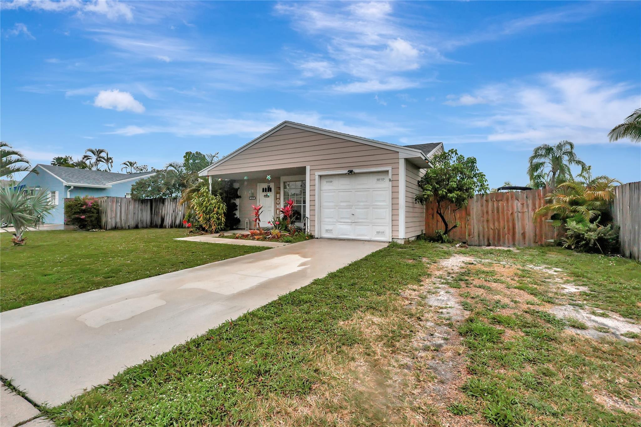 10579 Bobbie Ln