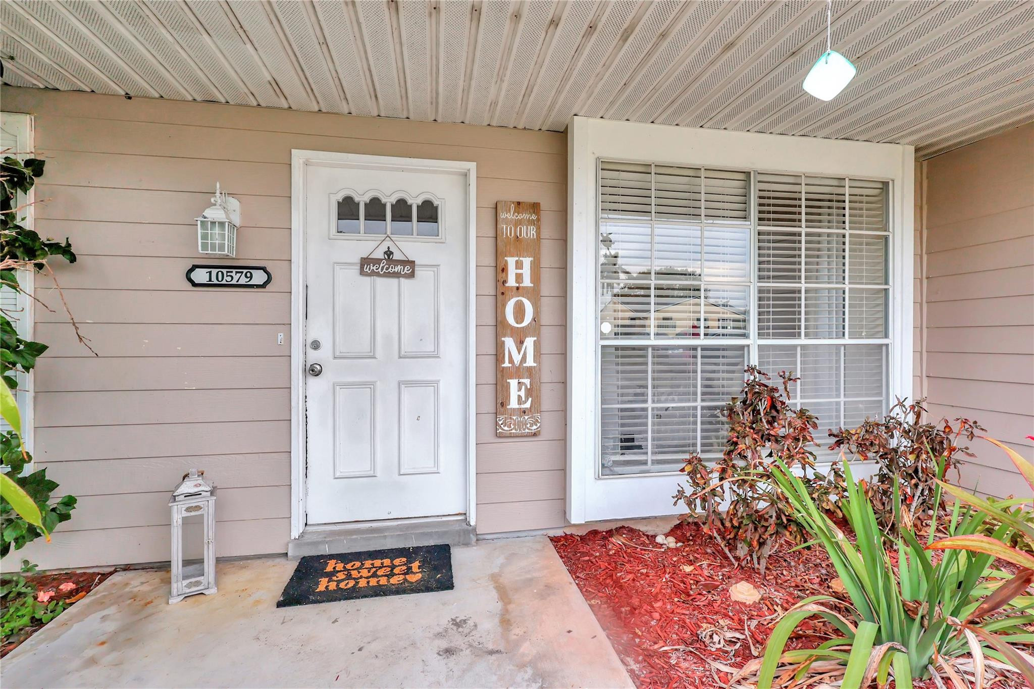 10579 Bobbie Ln