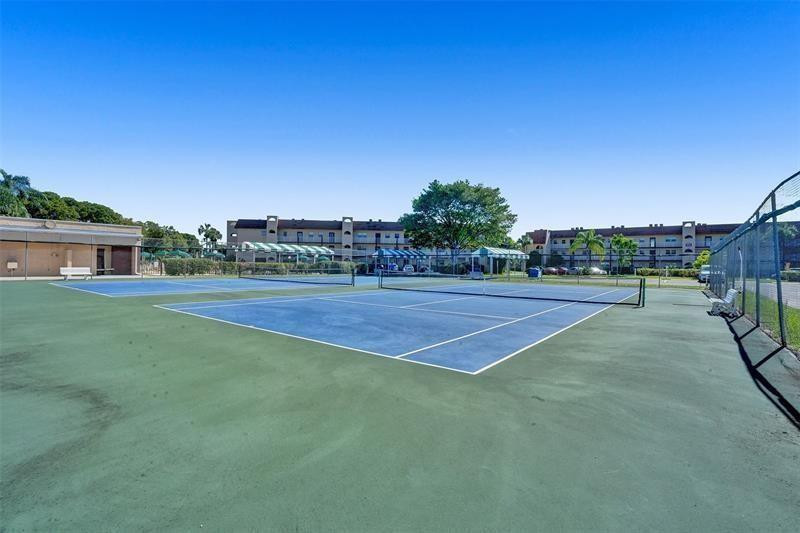 2761 N Pine Island Rd 101