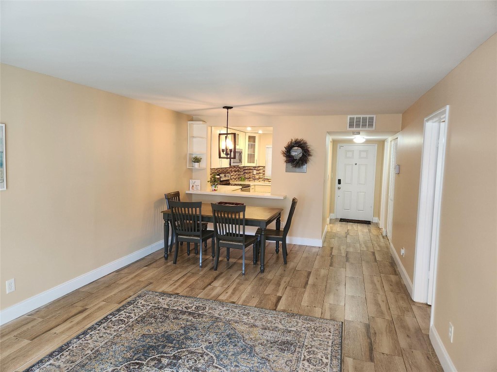 2761 N Pine Island Rd 101