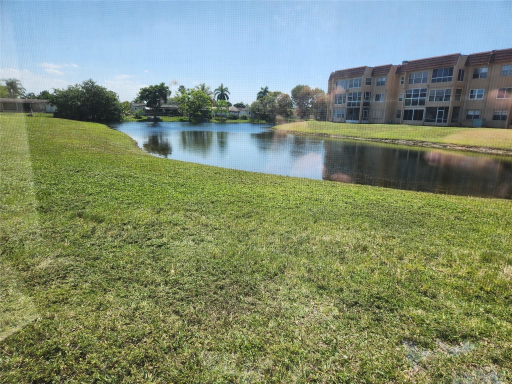 2761 N Pine Island Rd 101