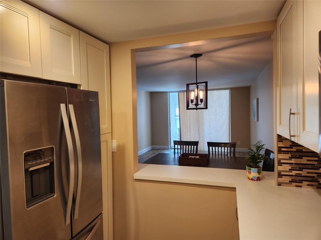 2761 N Pine Island Rd 101