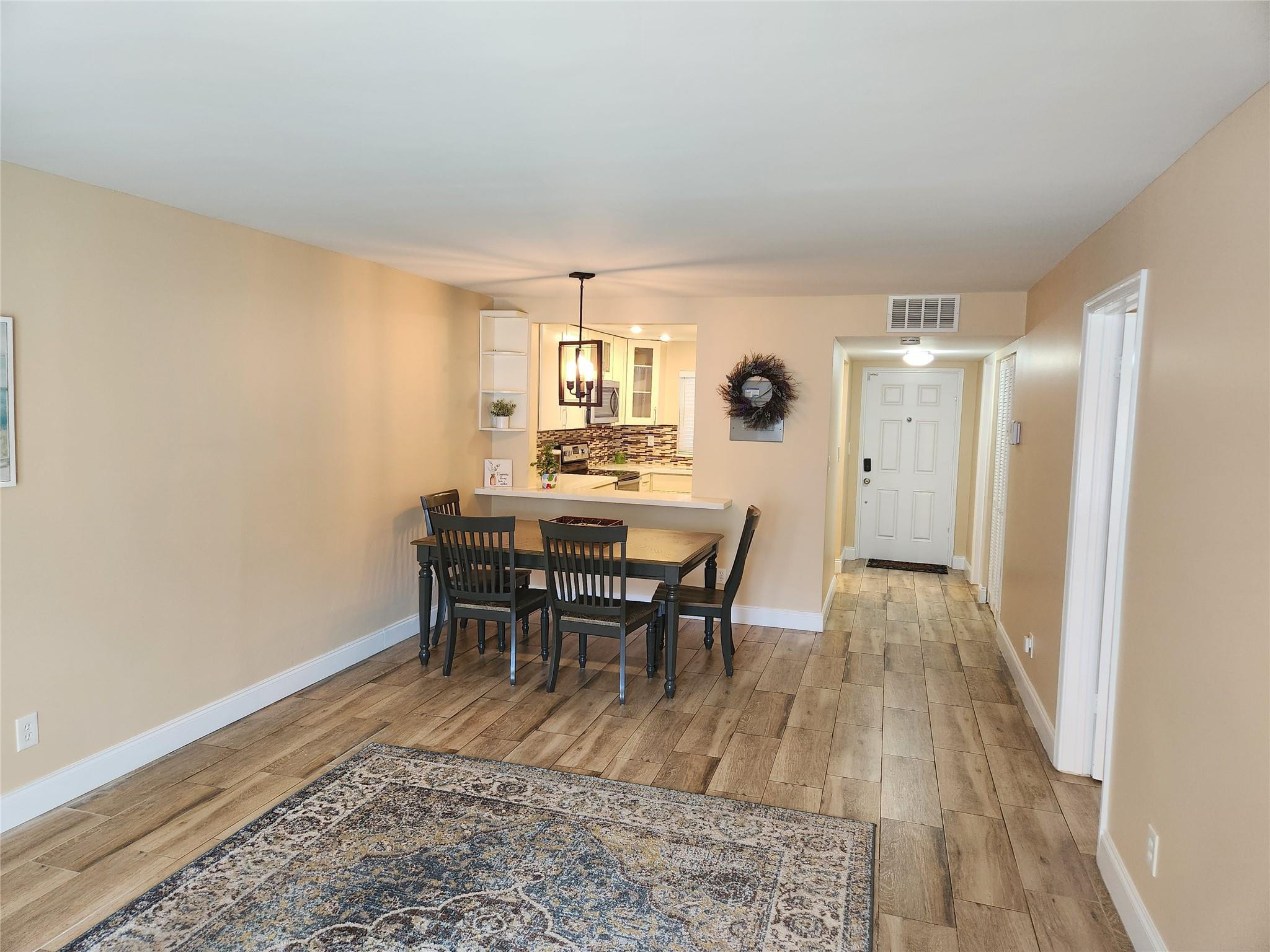 2761 N Pine Island Rd 101