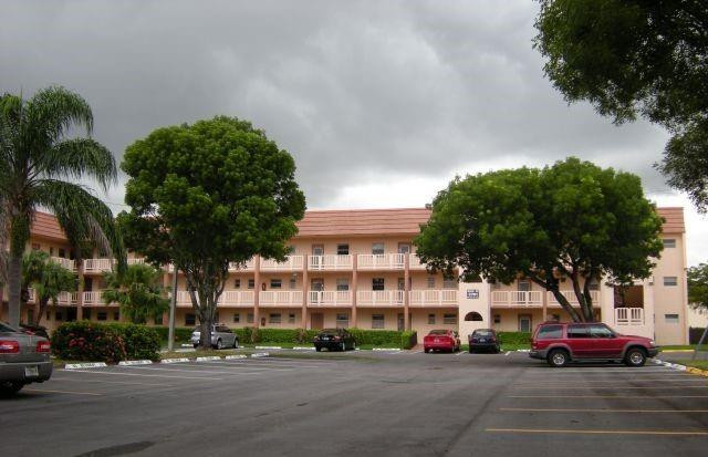 2761 N Pine Island Rd 101