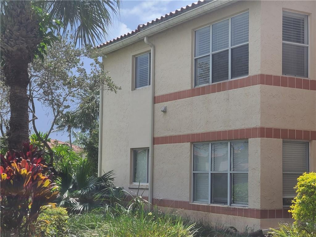 3470 N Pinewalk Dr 227