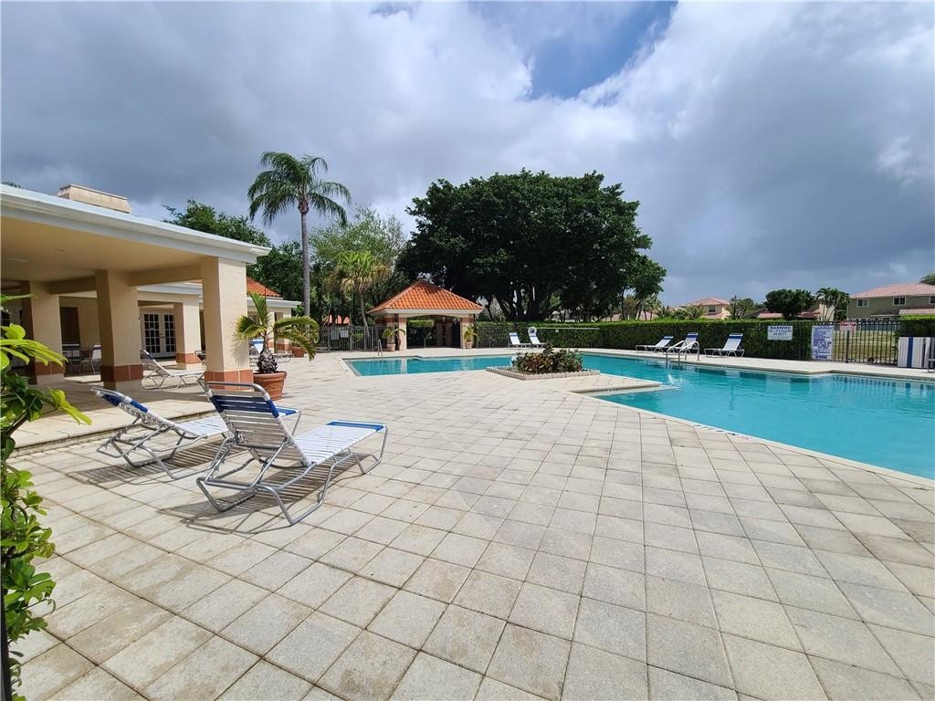 3470 N Pinewalk Dr 227