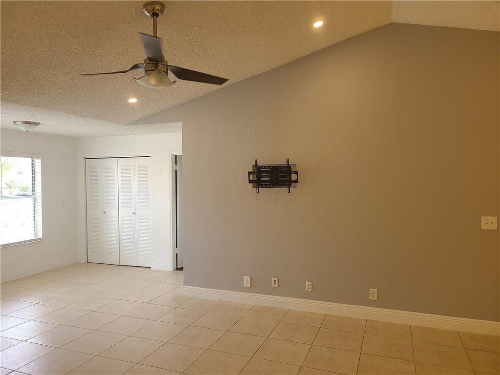 3470 N Pinewalk Dr 227