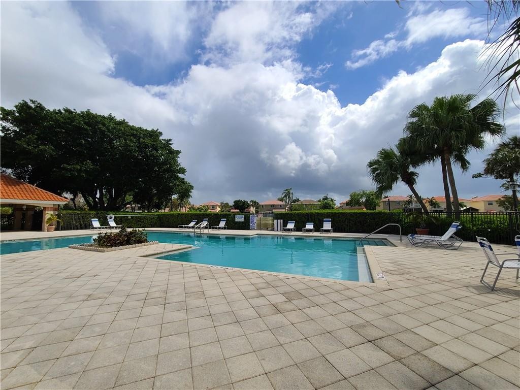 3470 N Pinewalk Dr 227