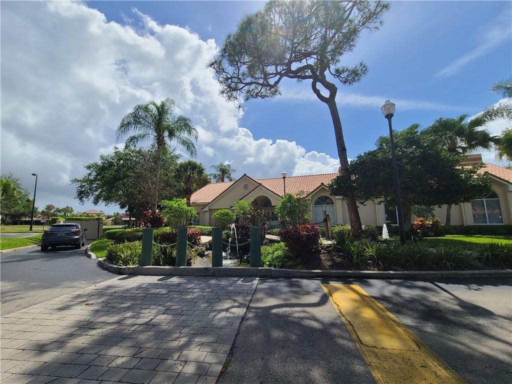 3470 N Pinewalk Dr 227