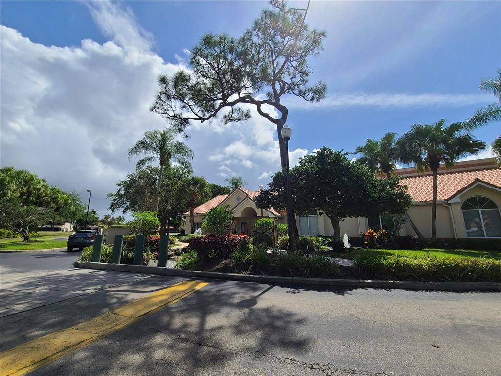 3470 N Pinewalk Dr 227