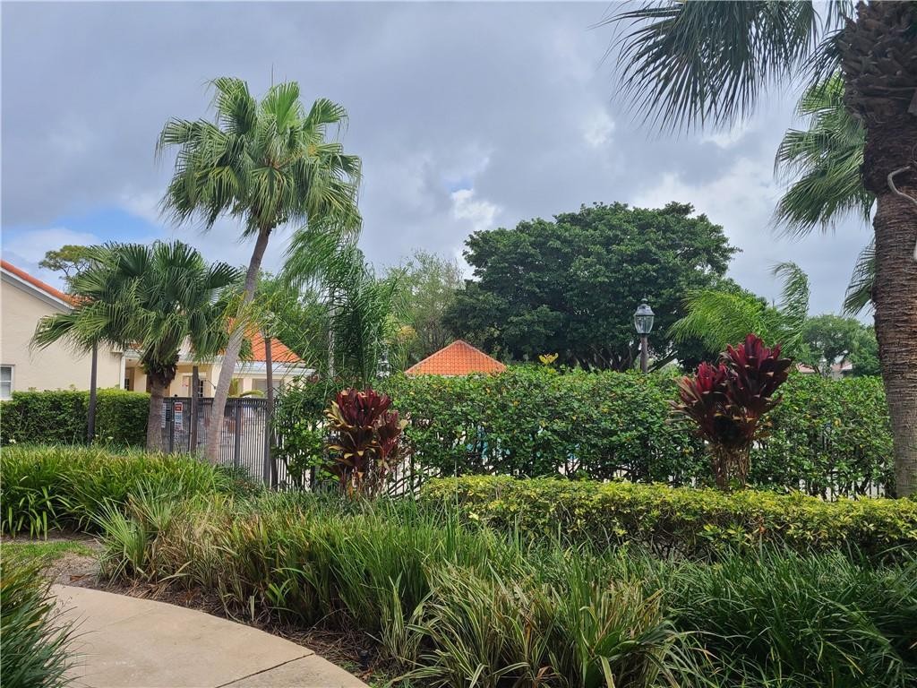 3470 N Pinewalk Dr 227