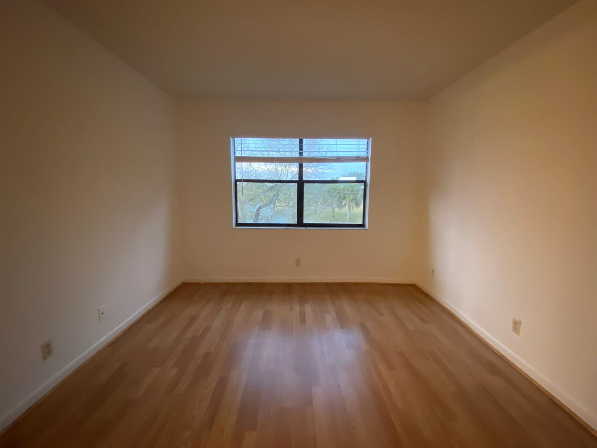 9000 NW 28TH DR 1-206