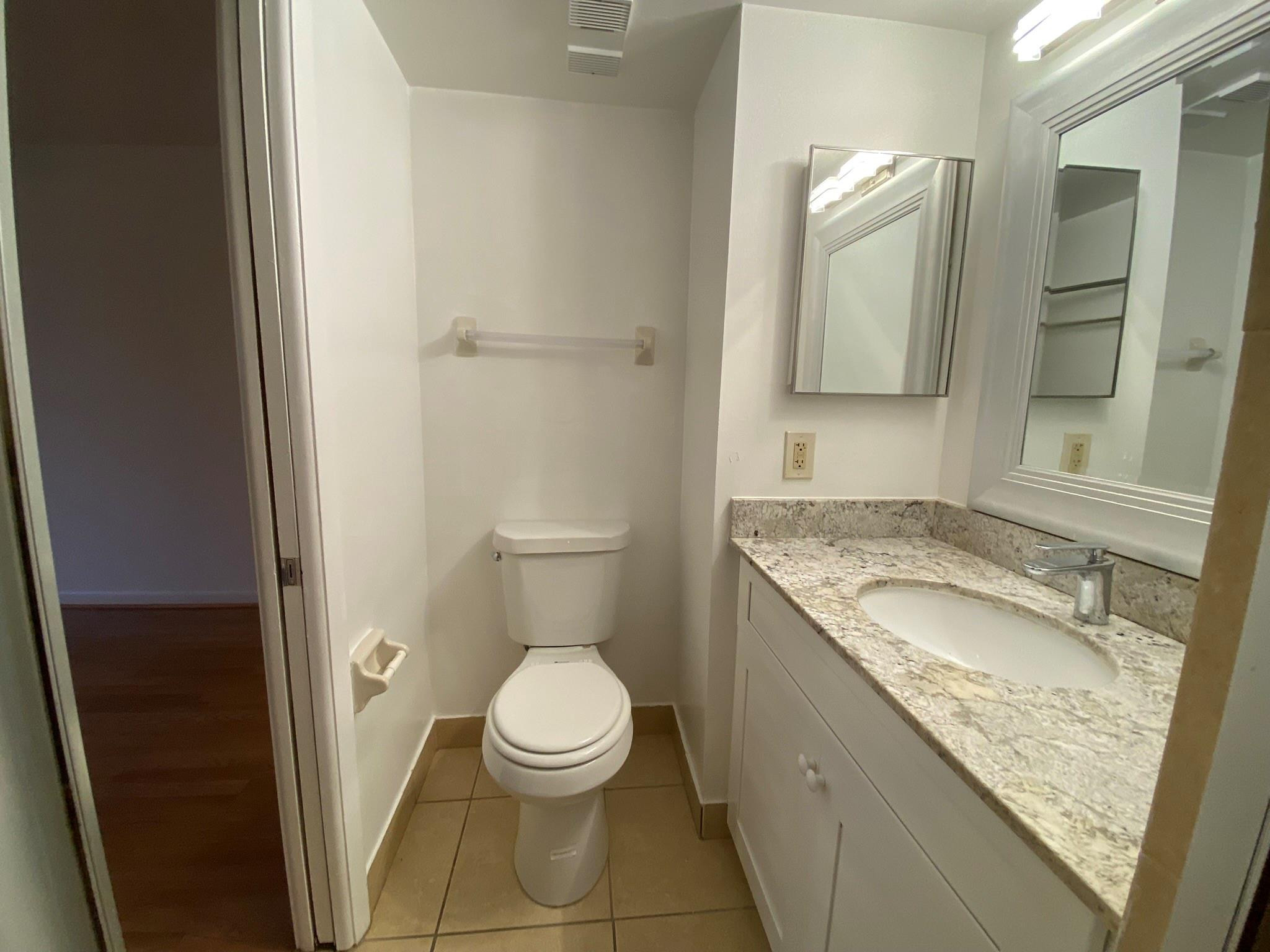 9000 NW 28TH DR 1-206