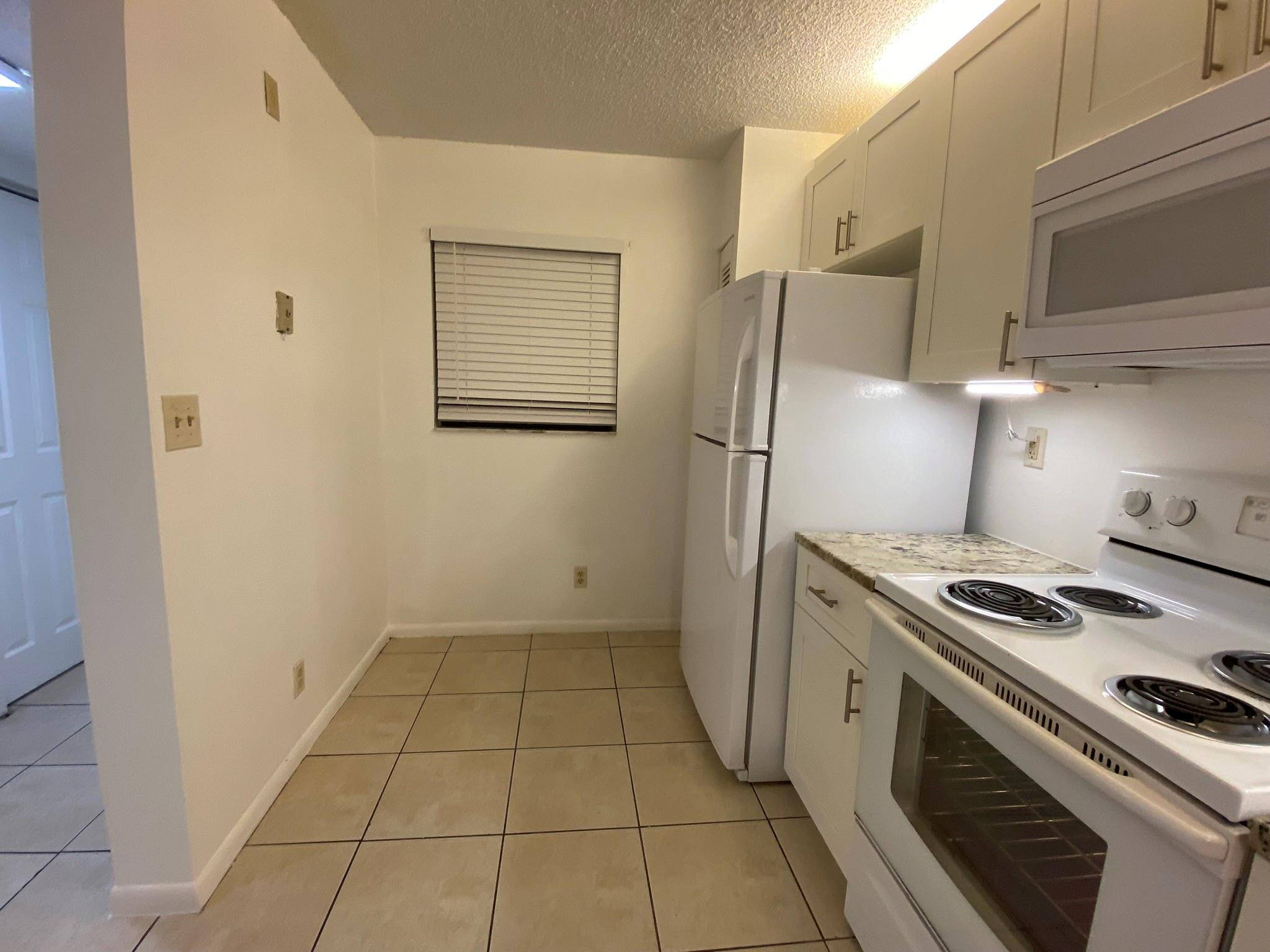 9000 NW 28TH DR 1-206