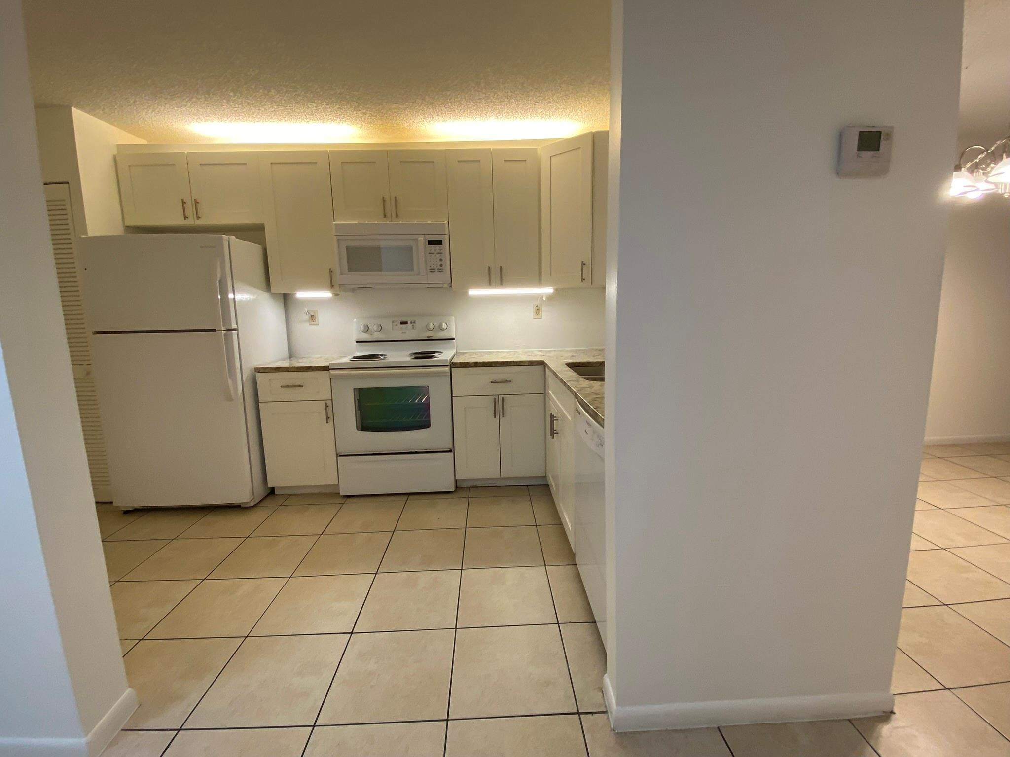 9000 NW 28TH DR 1-206