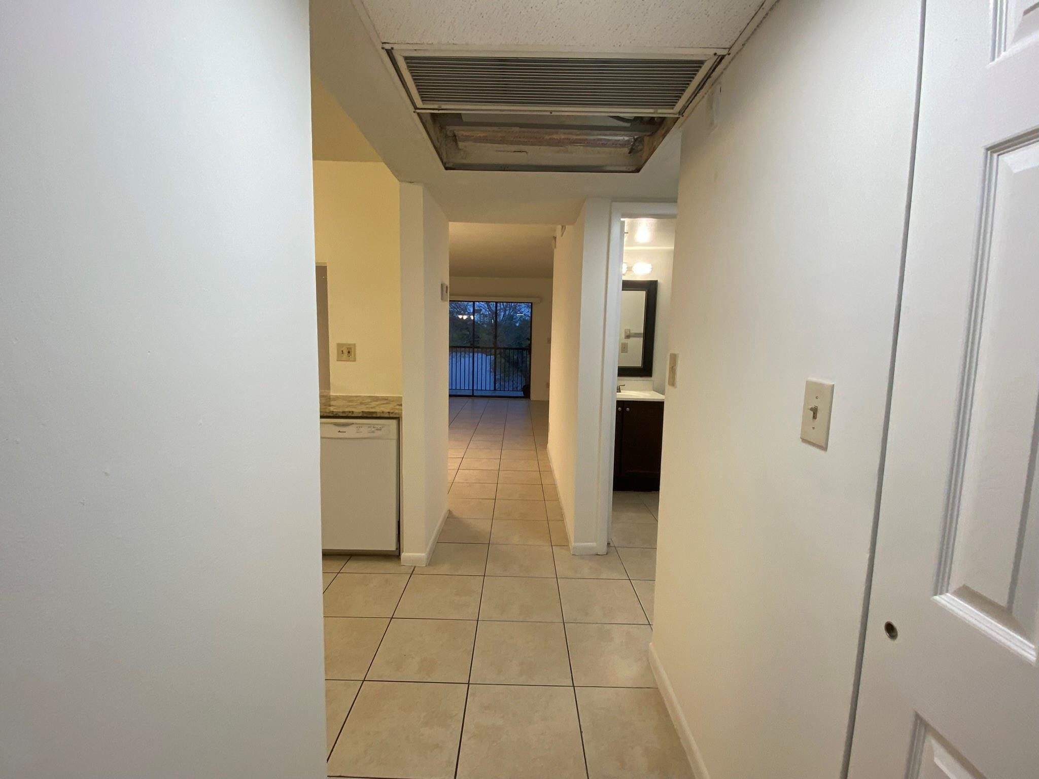 9000 NW 28TH DR 1-206