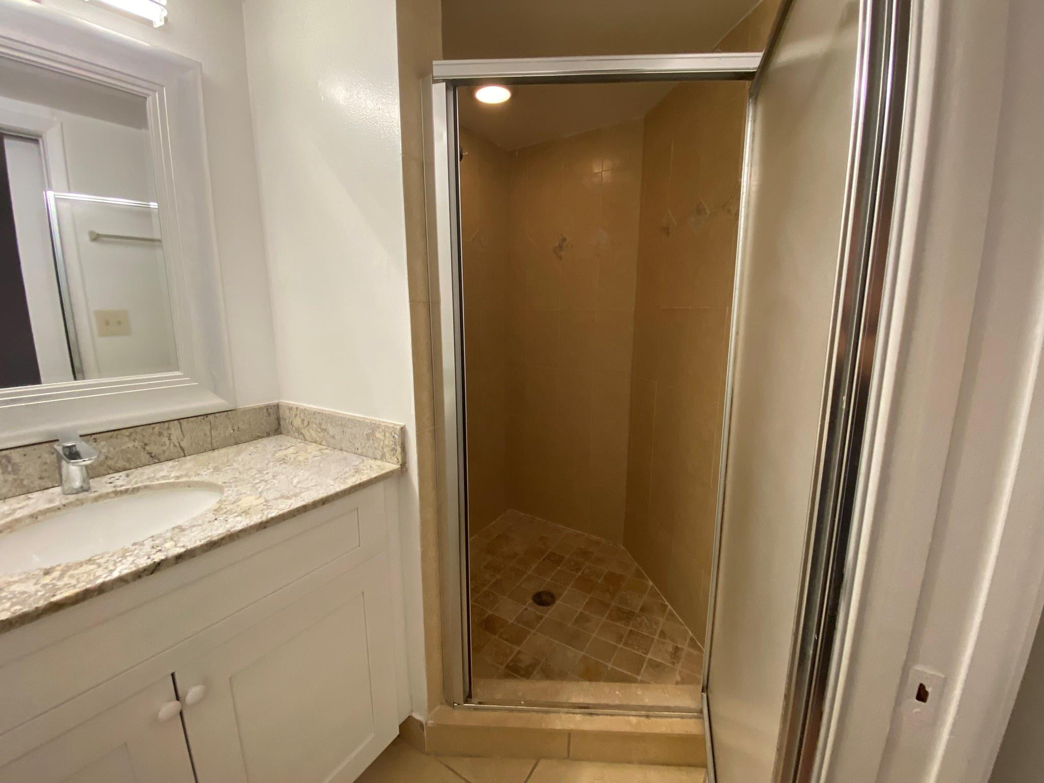 9000 NW 28TH DR 1-206