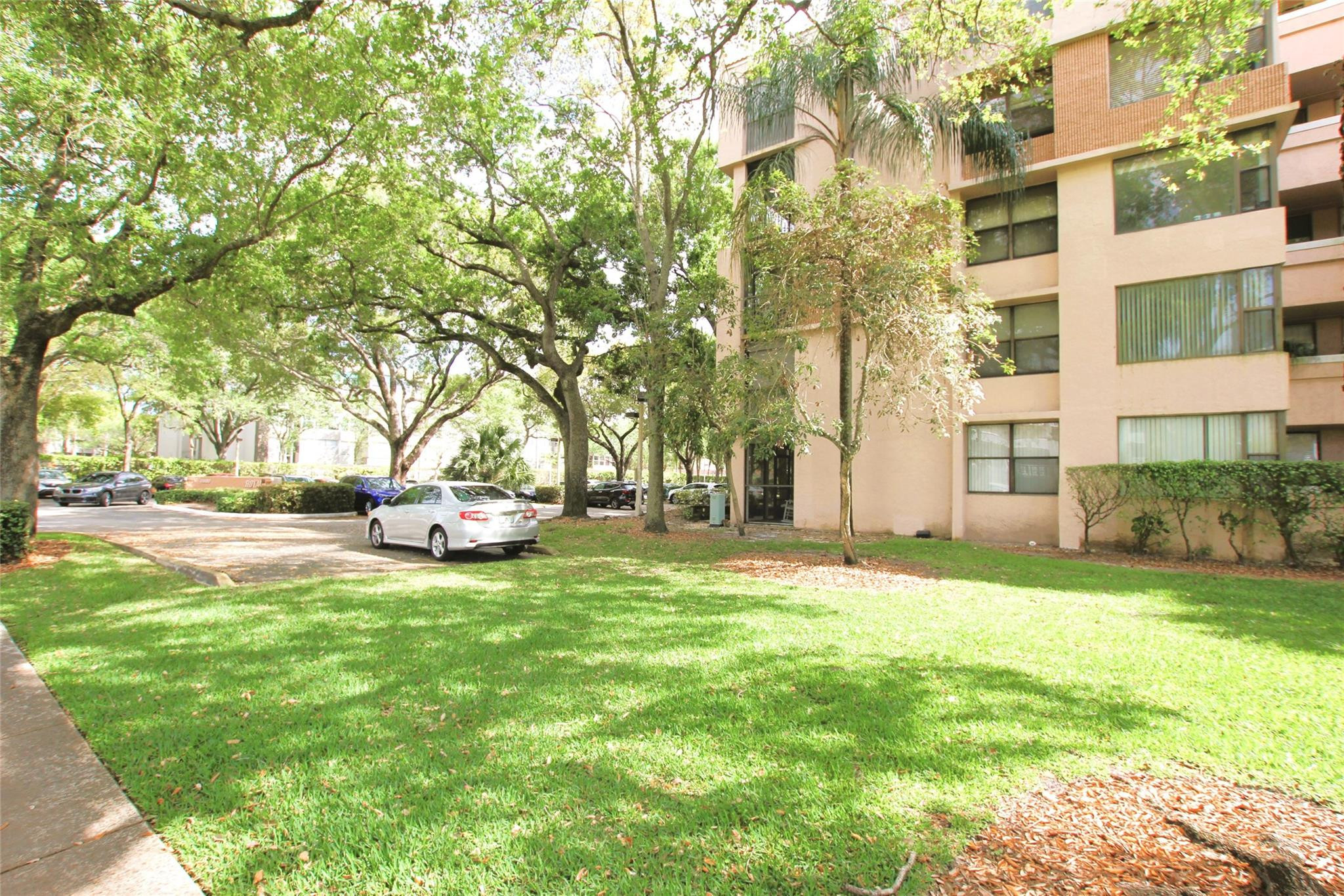 6800 Cypress Rd 507