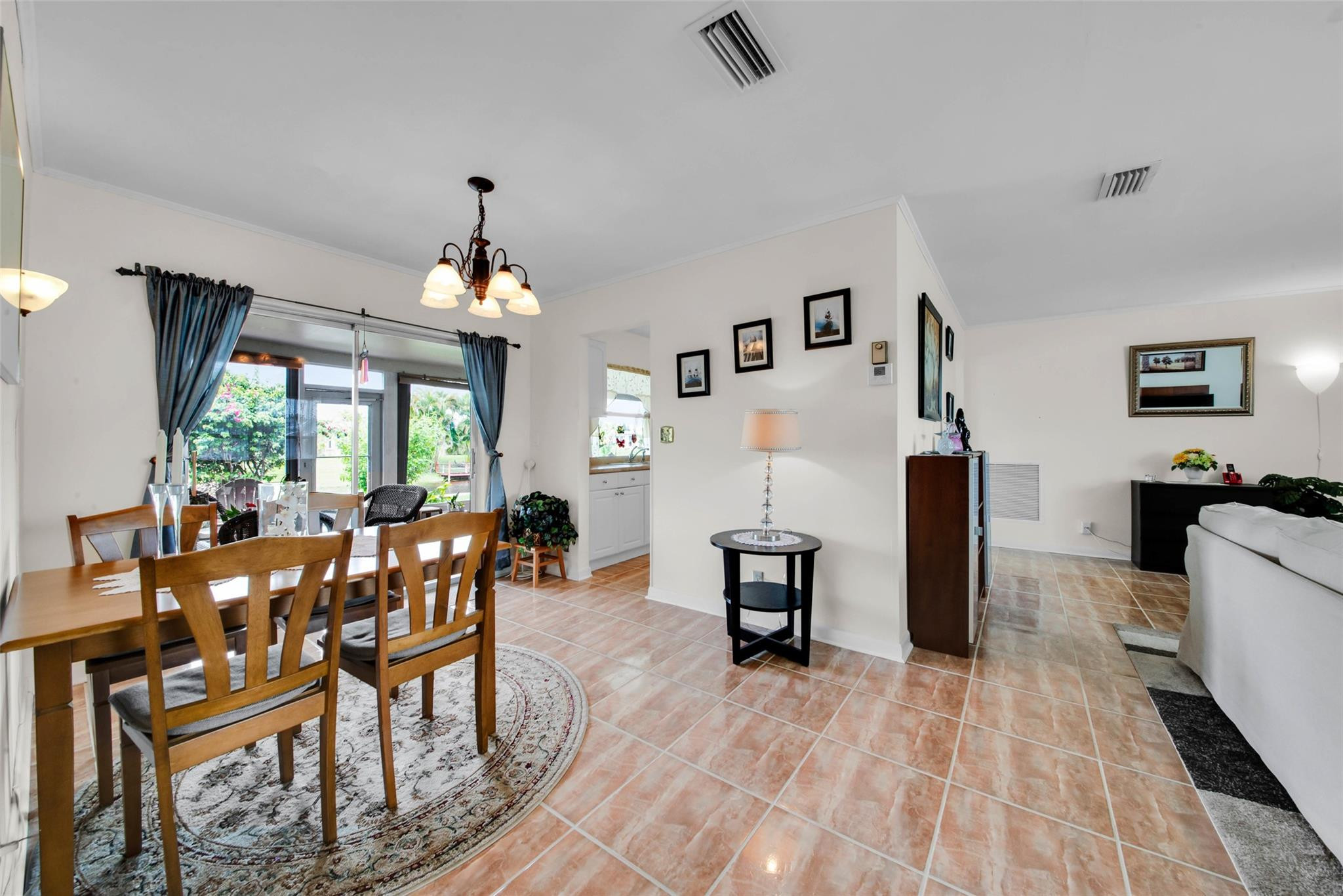 1605 NW 69th Ave