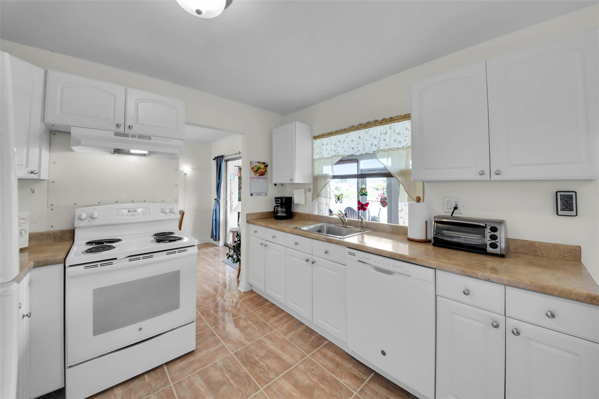 1605 NW 69th Ave