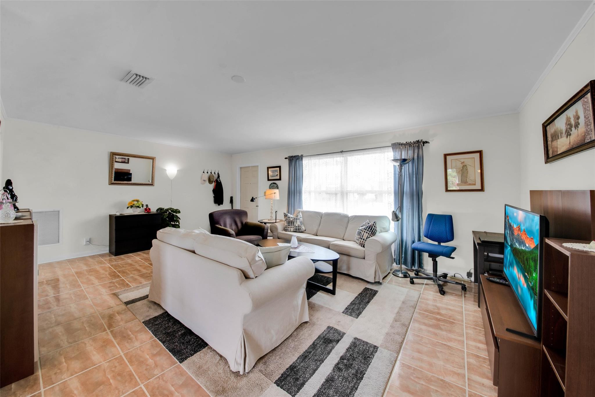 1605 NW 69th Ave
