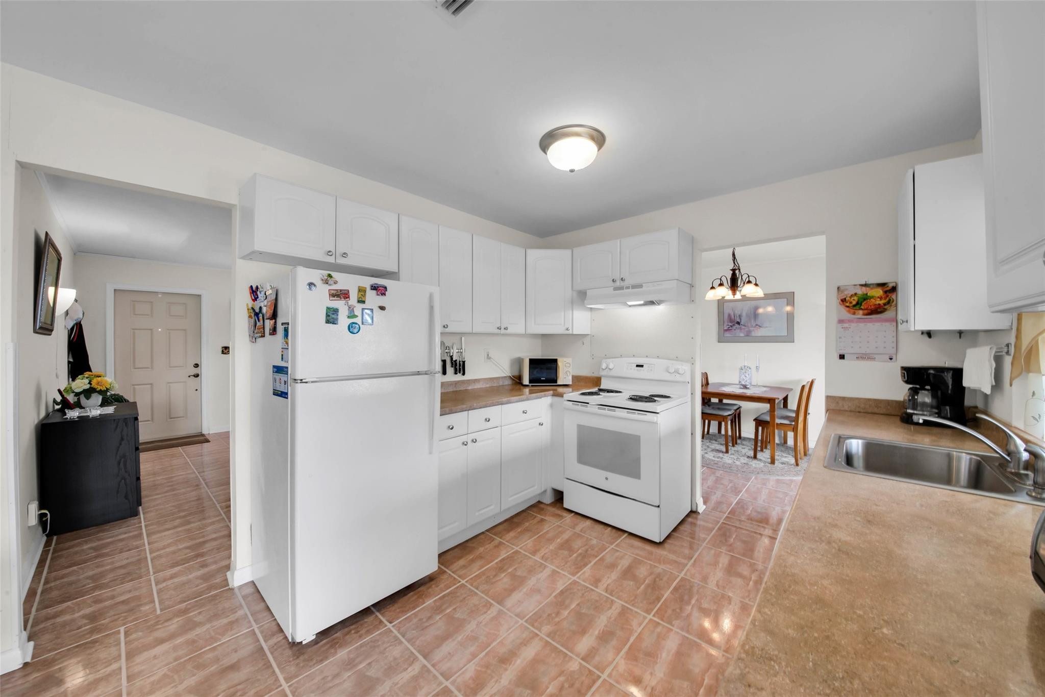 1605 NW 69th Ave