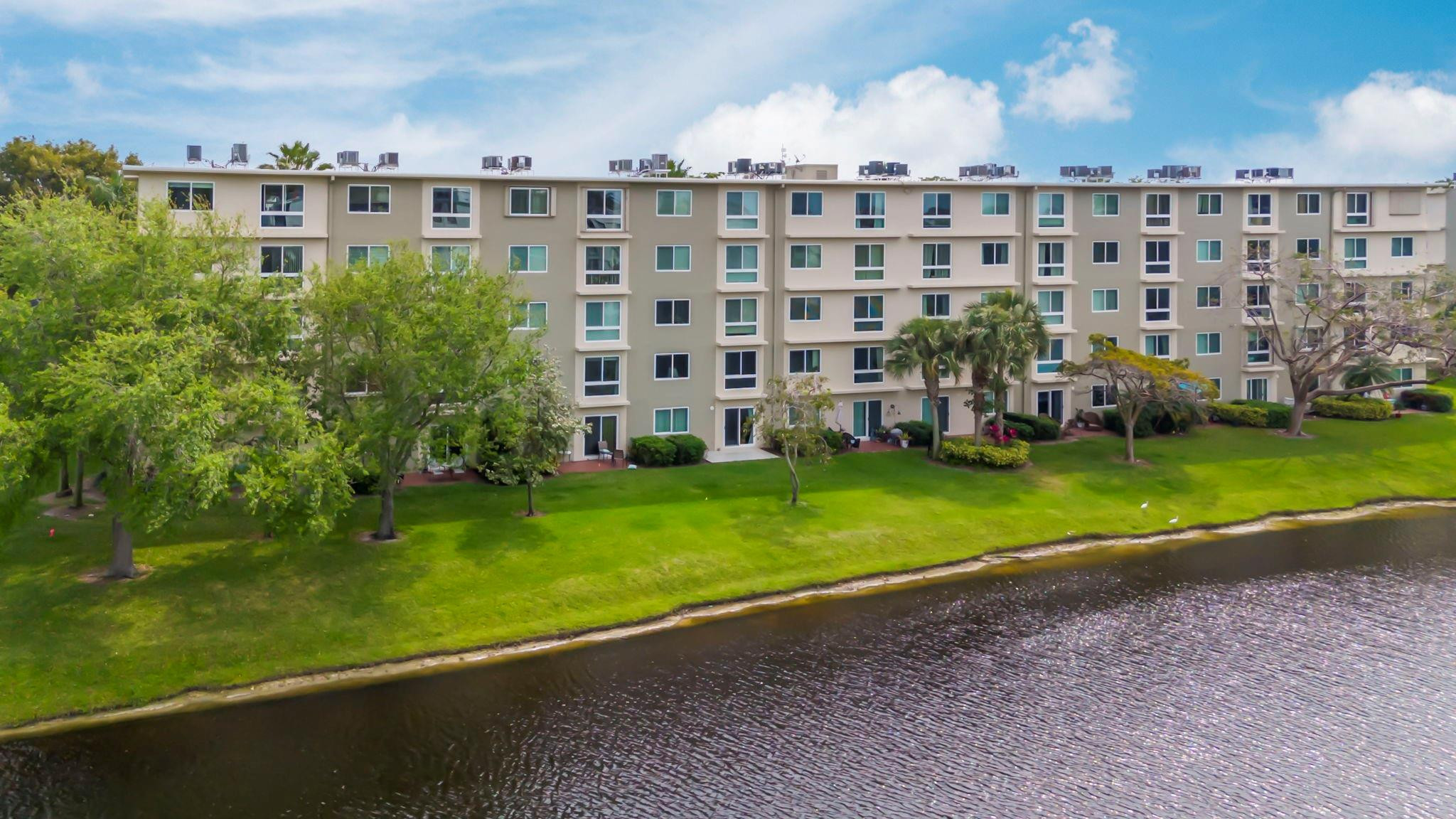 2106 S Cypress Bend Dr 206