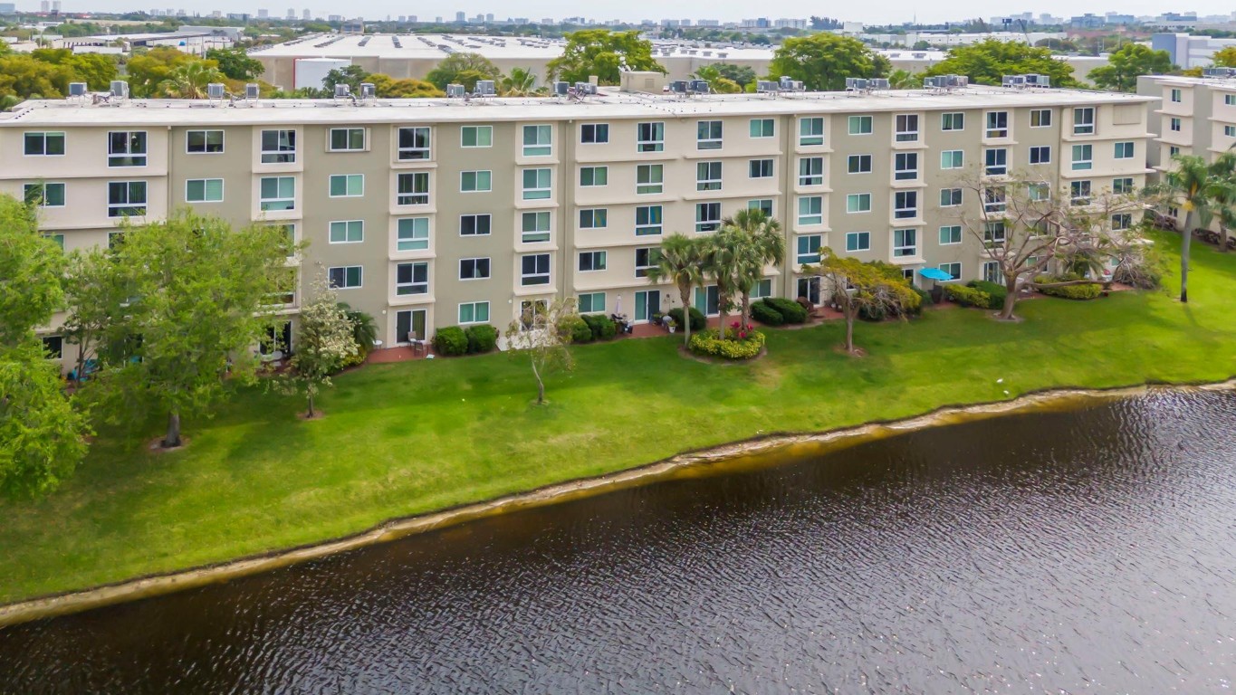 2106 S Cypress Bend Dr 206