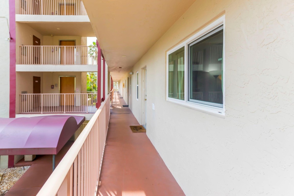 2106 S Cypress Bend Dr 206