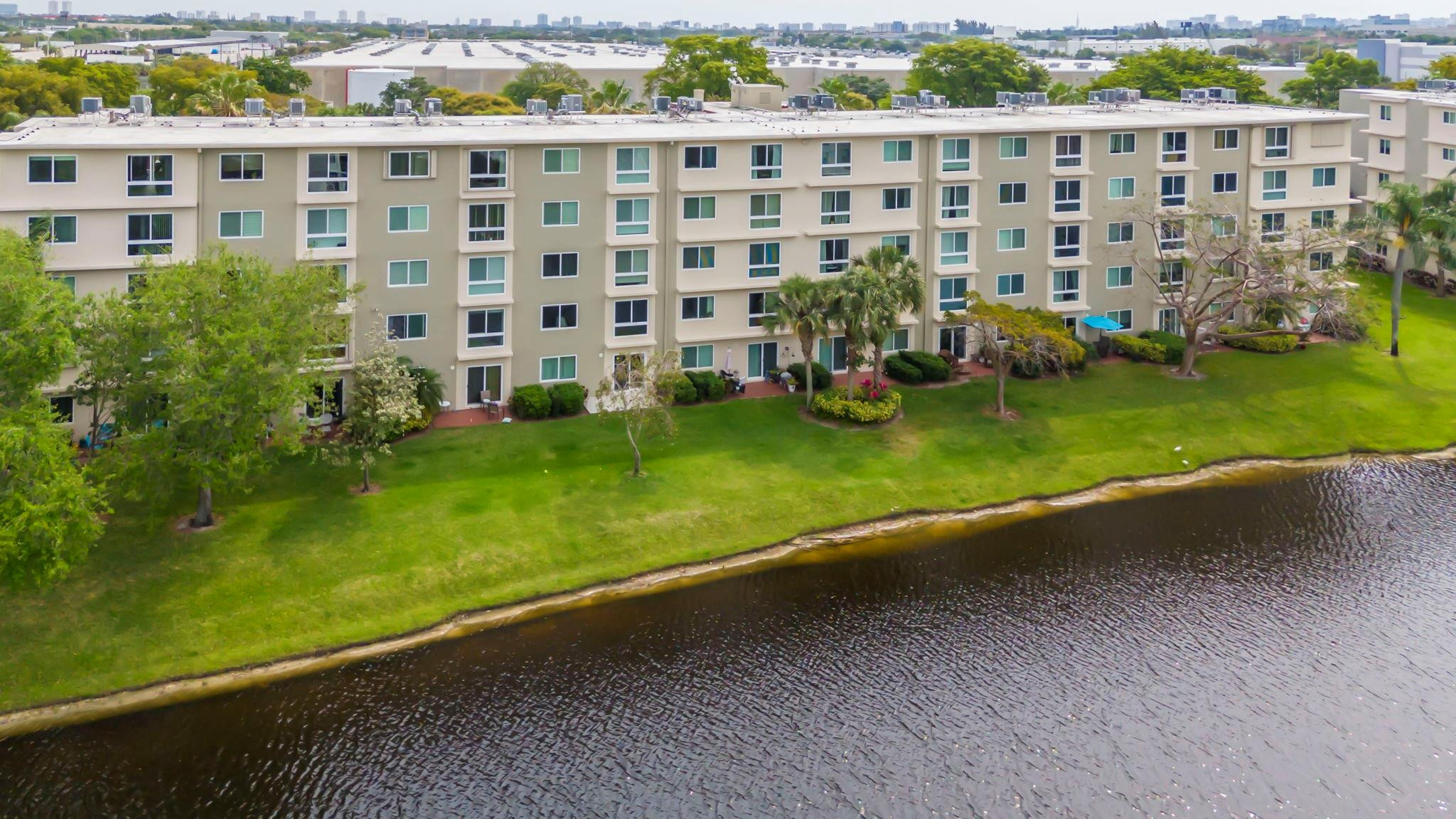 2106 S Cypress Bend Dr 206